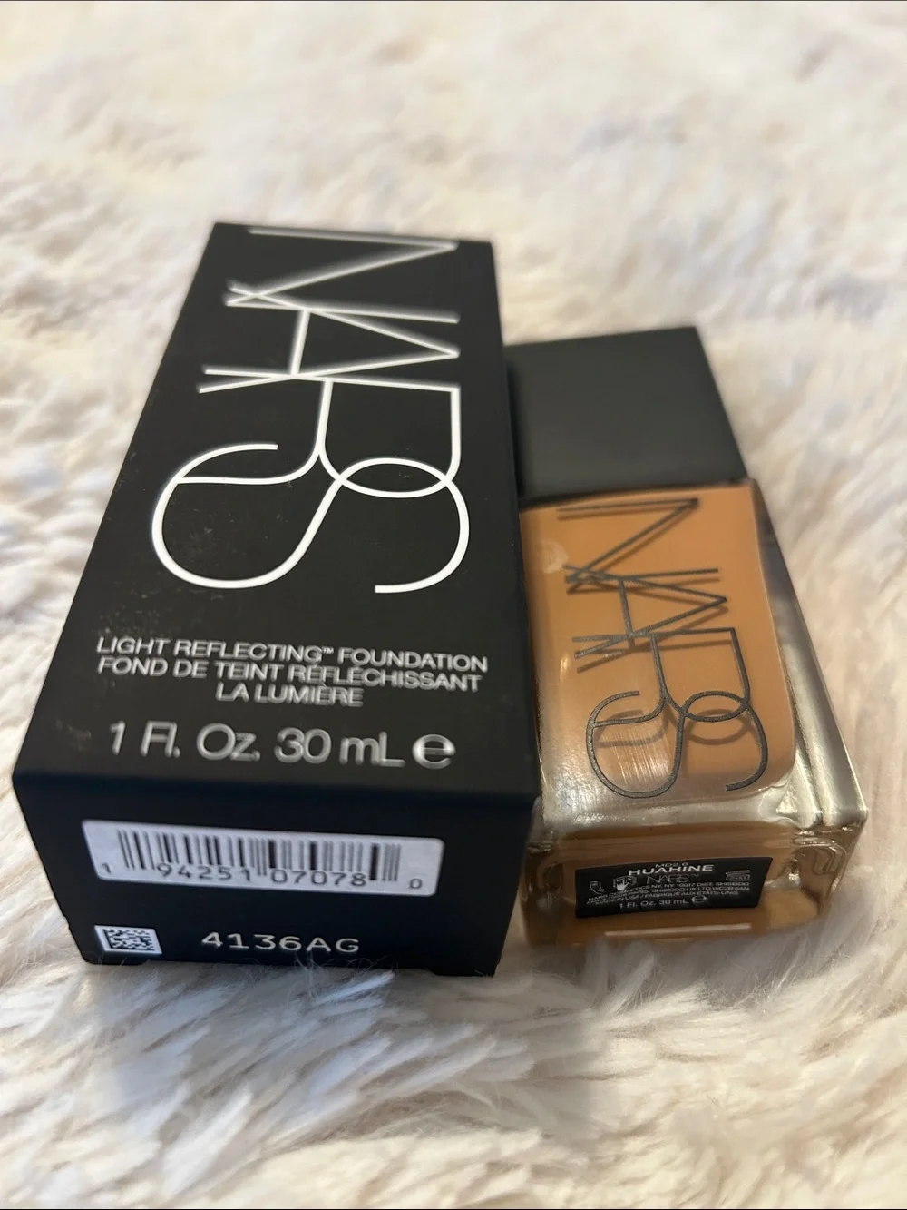 NARS Light Reflecting Foundation medium-deep 2.6 Huahine